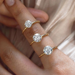 14K Solid Gold 6-Prong Cut Solitaire Moissanite Anel de Noivado 1 CT 2 CT 1.5 CT Anel Dainty Promise para Festas - Product Image 1