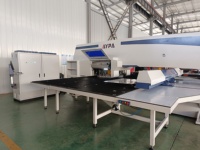 Presse à poinçonner CNC haute vitesse avec tourelle multi-stations