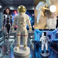 Große Leuchtende Astronauten-Skulptur aus Glasfaser, Handgefertigt, Tägliches Geschenk für Einkaufszentren, Ausstellungen, Geschäfte, Bar-Bodendekoration