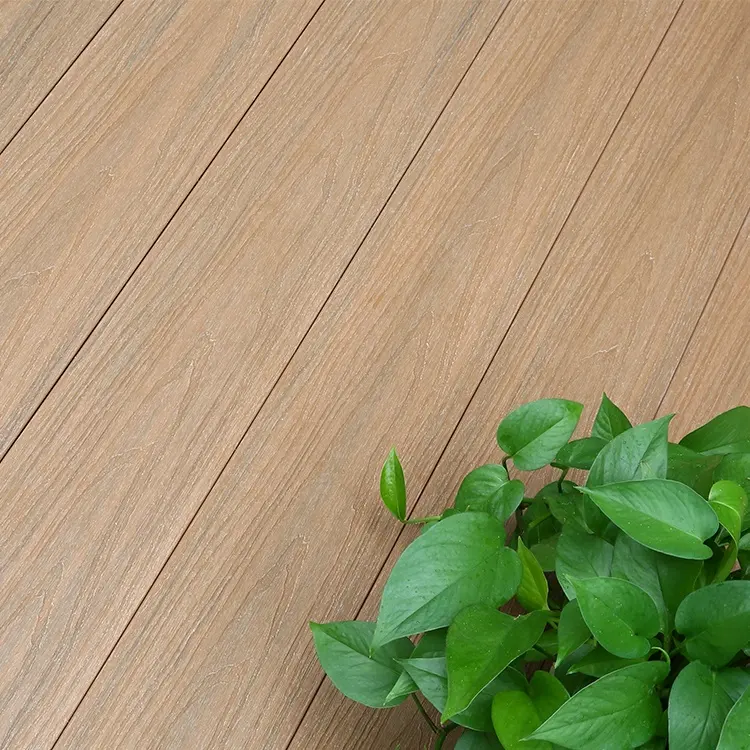 Venta caliente WPC cubierta de madera laminado para al aire libre