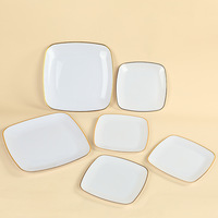 Assiettes carrées jetables en plastique PS de haute qualité avec bordure dorée, lourdes et décoratives, pour desserts de fête et mariages