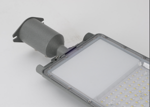 Lampe de rue LED extérieure 50W lumière blanche avec cellule photoélectrique en alliage d'aluminium Angle de courant alternatif réglable IP65 pour une utilisation dans le jardin - Product Image 4