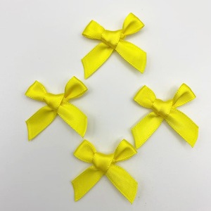 Venta al por mayor de lazos para el cabello de satén de estilo coreano coloridos y dulces, pinzas para el cabello de boutique para niñas pequeñas. - Product Image 1