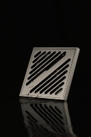 Siphon de sol carré moderne en laiton électroplaqué de 4 pouces avec filtre anti-retour pour salle de bain, machine à laver et douche