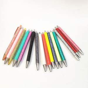 Stylo à bille rétractable en métal coloré avec paillettes brillantes en résine époxy, idéal comme cadeau de mariage - Product Image 6