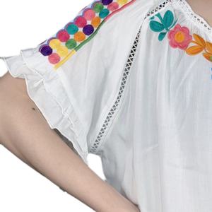 Chemisier blanc ample en coton et lin à manches courtes brodé de fleurs pour femme - Collection été OEM - Product Image 6