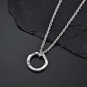 Collier en acier inoxydable plaqué or 18 carats avec pendentif Mobius gravé, cercle torsadé géométrique, unisexe, cadeau minimaliste pour couple - Product Image 4
