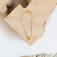 Bracelet personnalisé pour enfant en acier inoxydable or 18K Cadeau pour soeur Bracelet personnalisé avec initiales en petit cœur gravé