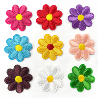 Vente en gros de patchs de broderie marguerite 9 couleurs 3.7cm patchs de fleurs décoratives en fer pour enfants chapeau vêtements et sacs logos brodés