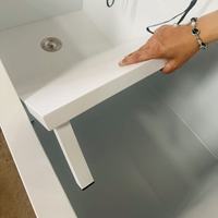 Baignoire métallique en acier inoxydable 304 avec élévateur électrique pour le lavage des pieds et le bain des animaux, indispensable pour les animaleries et les cliniques vétérinaires.