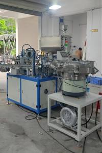 Gıda ve Kimyasal Plastik Ambalajlar için Elektrikli Otomatik Kapak Kapatma Makinesi - Product Image 2