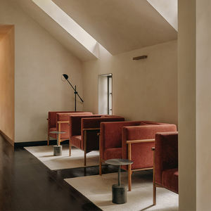 Service de design d'intérieur pour hôtel boutique urbain, ensemble de meubles de chambre en bois massif, décoration professionnelle pour projet hôtelier - Product Image 4