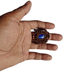 Anillo de macramé marrón con piedra azul, joyería boho hecha a mano, venta al por mayor - Product Image 1