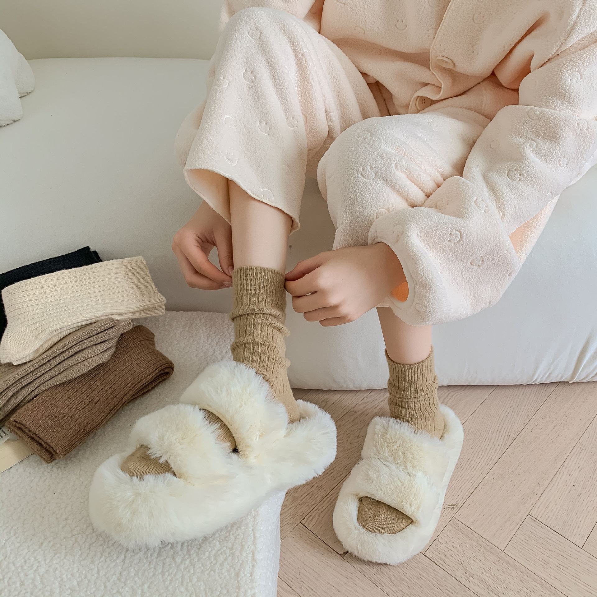 Women's Mid-Calf Japanese Style Slouch Socks Autumn Winter Thickened Warm Crew Knitted Sheep Wool Solid Color Soft Versatile