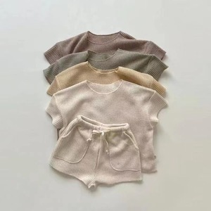 Conjunto de ropa de casa de manga corta informal a la moda para niños Conjunto deportivo de punto suelto para bebés/Traje de entrenamiento en venta - Product Image 6