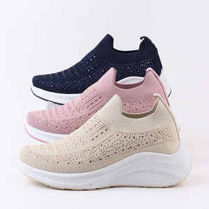 Nueva venta al por mayor de alta calidad transpirable estilo para caminar cuña Slip-on <span class=keywords><strong>zapatillas</strong></span> de deporte Zapatos casuales mujeres zapatos gruesos zapatos de estilo para caminar - Product Image 1