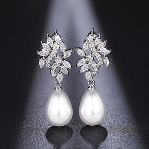 Pendientes de Oro Blanco E4035 con Perlas Cultivadas AAA en Forma Barroca para Boda, Estilo Clásico para Mujer - Product Image 5
