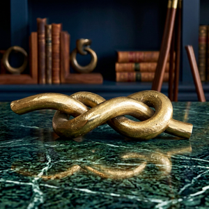 Escultura de Nudo Dorado de Diseño Moderno Hecha a Mano, Decoración de Mesa Metálica Abstracta Contemporánea, Decoración Elegante para el Hogar - Product Image 1