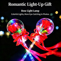 Baguette Magique Lumineuse Rose Bobo Ball LED Clignotante, Baguette de Fée Multicolore Brillante en Plastique Durable, Alimentée par Piles pour Fête