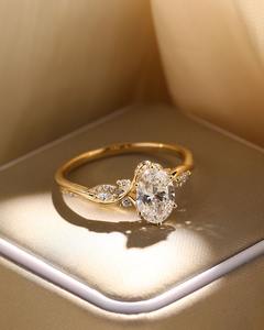 Anillo de Diamante Cultivado en Laboratorio con Corte Oval Brillante, Certificado IGI, Joyería Ecológica Brillante para Compromiso o Aniversario para Mujer - Product Image 3