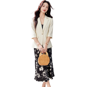 Women's Acetate Coated Blazer Three Quarter Sleeve Slim Fit Solid Color Versatile Summer Jacket For Petite Women - Product Image 5