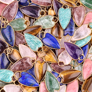 Colgante de piedra <span class=keywords><strong>Natural</strong></span> de cristal transparente en forma de corazón largo chapado en oro Borde de <span class=keywords><strong>Metal</strong></span> curación piedra <span class=keywords><strong>Natural</strong></span> encantos de moda - Product Image 5