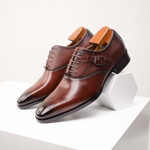 Chaussures habillées d'affaires pour hommes en cuir véritable sculpté, grande taille, respirantes, antidérapantes, durables, à bout pointu, pour l'été, modèle transfrontalier - Product Image 1