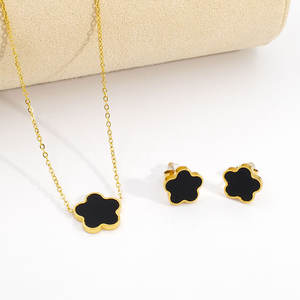 Venta al por mayor impermeable de acero inoxidable conjunto de joyería 18K chapado en oro de cinco Hojas de Trébol flor collar pendiente gargantillas conjuntos para regalo - Product Image 6