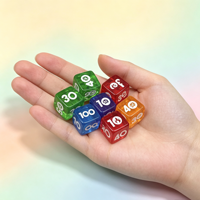Dés carrés en acrylique transparent de qualité supérieure 20 mm, OEM, cube à 6 faces, symboles numériques, surface gravée sur mesure, durable, écologique pour