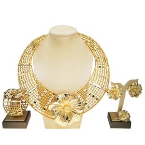 ชุดเครื่องประดับ<span class=keywords><strong>ดอก</strong></span><span class=keywords><strong>ชบา</strong></span><span class=keywords><strong>สี</strong></span>ทอง สร้อยคอแบบโชคเกอร์ สร้อยข้อมือ ต่างหู ดีไซน์โดดเด่น สไตล์แอฟริกัน สำหรับเจ้าสาว งานแต่งงาน และงานปาร์ตี้ - Product Image 1