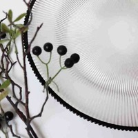 Assiette en verre cristal de luxe Kaly's, 13 pouces, à bord côtelé noir, écologique, élégante, peinte à la main, pour la maison, les hôtels et les mariages