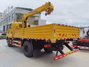 Grúa Montada en Camión Dongfeng 4x2 |   Elevador Telescópico Quancai de Doble Cabina 3-7T Huade con Altura de Elevación de 10m y Alta Eficiencia - Product Image 6