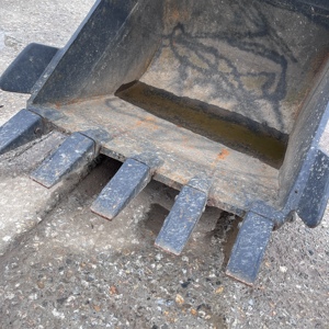 Excavatrice Yanmar 80 d'occasion de haute qualité en bon état de fonctionnement Yanmar - Product Image 3