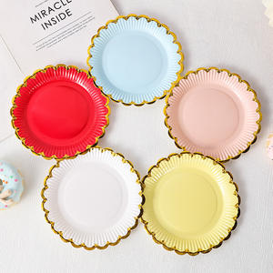 Assiettes en papier à bord doré festonné, assiettes à dessert jetables pour fêtes d'anniversaire, mariages - Product Image 1