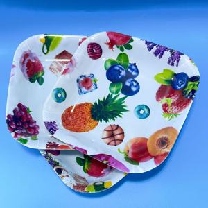 Assiettes à fruits en plastique en gros à 2 yuans, spécialisées dans les assiettes à fruits rectangulaires à bords ondulés, 203 assiettes à fruits carrées à motifs. - Product Image 3