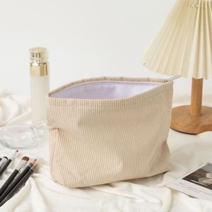 Petite trousse de toilette légère et élégante en velours côtelé pour femme avec fermeture éclair pour le rangement de maquillage en voyage - Product Image 5