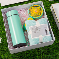 Mini Ventilateur Serviette en Forme de Tasse, Vente Chaude, Souvenirs Festifs, Kits Cadeaux de Remerciement pour Invités, Accompagnant Cadeaux d'Anniversaire pour Femmes