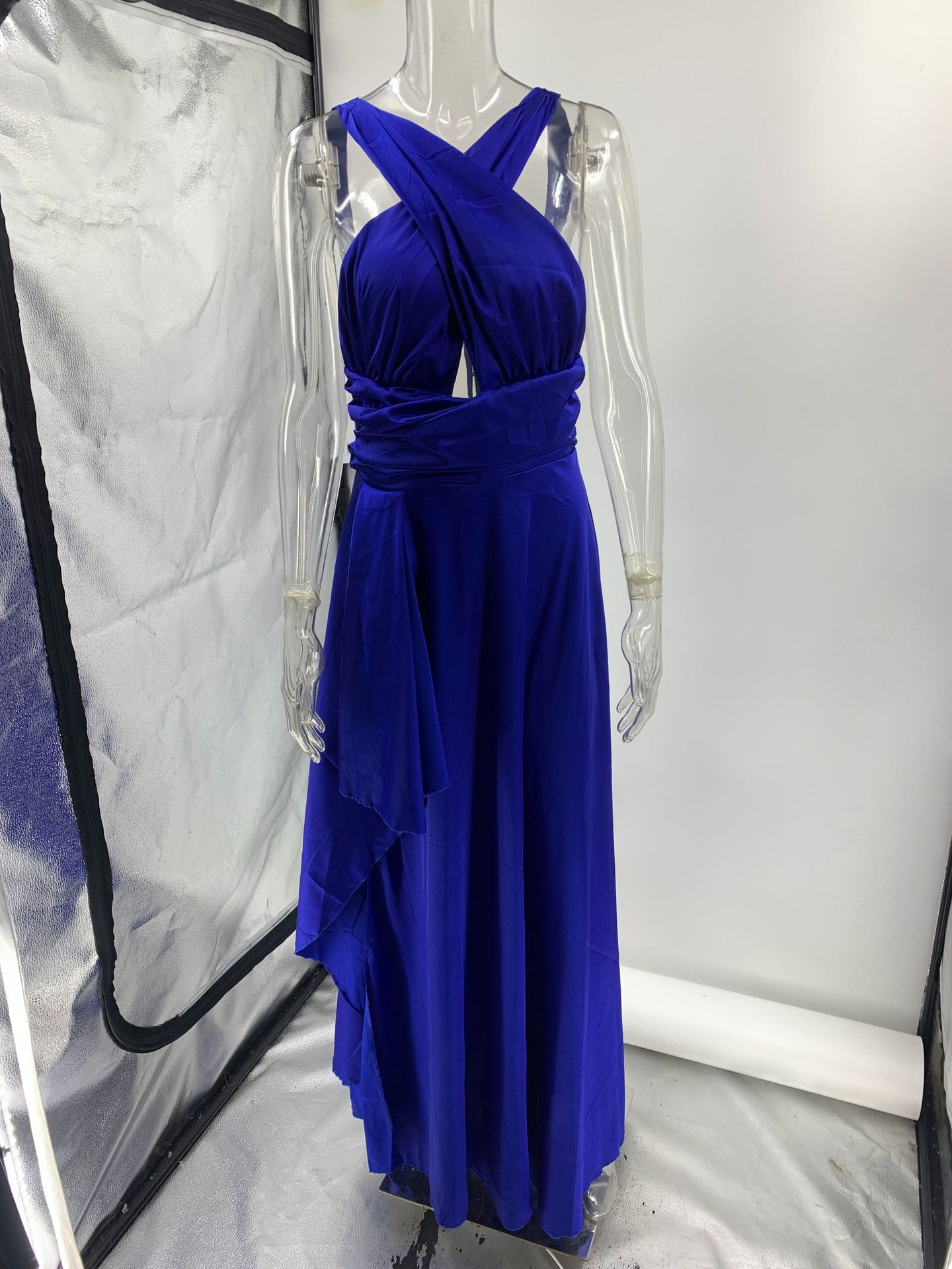 holiday dress women 2024 2024 Holiday Outfits: Trending Pieces To Make Your Festive Look Pop