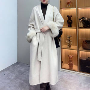 Cappotto da Donna Lungo Invernale <span class=keywords><strong>di</strong></span> Lusso Elegante Modello Kimono in Lana e Cashmere <span class=keywords><strong>con</strong></span> Revers e <span class=keywords><strong>Pelliccia</strong></span> <span class=keywords><strong>di</strong></span> Volpe Vera, Morbido e Caldo <span class=keywords><strong>con</strong></span> Cintura, Ingrosso 2025 - Product Image 4