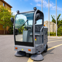 Machine de nettoyage multifonctionnelle pour sols, avec propulsion par batterie, pour les parcs de stationnement, les usines, les fabricants