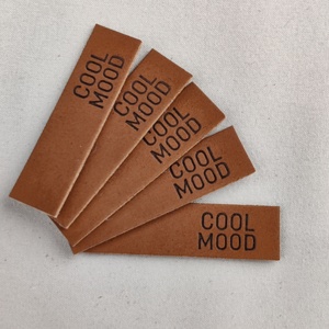 Etiquettes en cuir PU vierges personnalisées à repasser au laser sur étiquettes de vêtement en similicuir au laser Etiquettes principales avec expédition rapide - Product Image 2