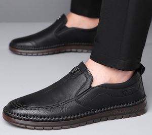Zapatos de Conducir para Hombre 2026, para Todas las Estaciones, Casuales de Negocios, con Cordones, Suela de Goma Suave, Mocasines de Cuero, Tendencia de Moda, Ligeros, Estilo Papá - Product Image 1