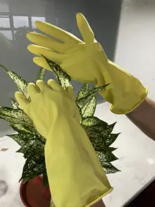 ถุงมือยางสำหรับใช้ในครัวเรือน