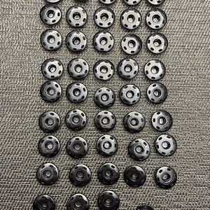 定制设计师设计的重型金属按扣制造商，为织物服装提供紧固件和压扣 - Product Image 5