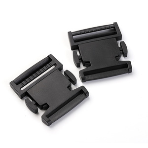 Hebilla de liberación lateral de plástico negro ajustable para bolsos, resorte duradero y resistente al desgaste, primavera 2024 - Product Image 1