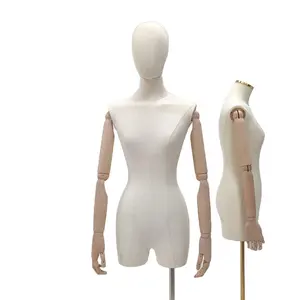 逼真的人体模型头架，头发和肩膀弯曲的女性人体模型