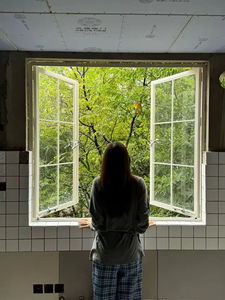 หน้าต่างบานพับอะลูมิเนียมอัลลอยด์แบบตาข่ายพร้อมกระจกนิรภัยกันเสียงสำหรับภายนอกวิลล่า - Product Image 5