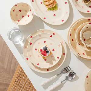 Vente directe d'usine Heart Series Set <span class=keywords><strong>de</strong></span> vaisselle <span class=keywords><strong>en</strong></span> céramique crème Love Design Assiettes <span class=keywords><strong>en</strong></span> <span class=keywords><strong>porcelaine</strong></span> <span class=keywords><strong>Assiette</strong></span> à gâteau <span class=keywords><strong>en</strong></span> céramique - Product Image 2
