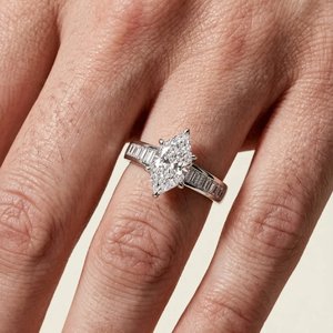 Bague élégante en moissanite pour femme, argent sterling 925, bijoux de luxe hip-hop, design scintillant, cadeau tendance - Product Image 4