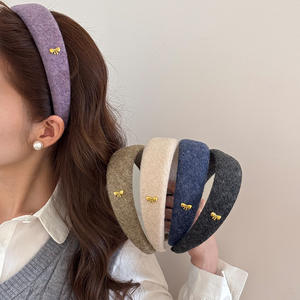 Diadema de gamuza retro con lazo de borde ancho para mujer, accesorio para el cabello para fiestas y uso diario - Product Image 1